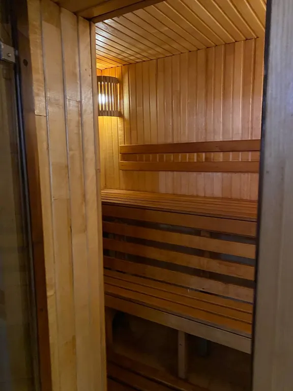 Коттедж с сауной и бассейном