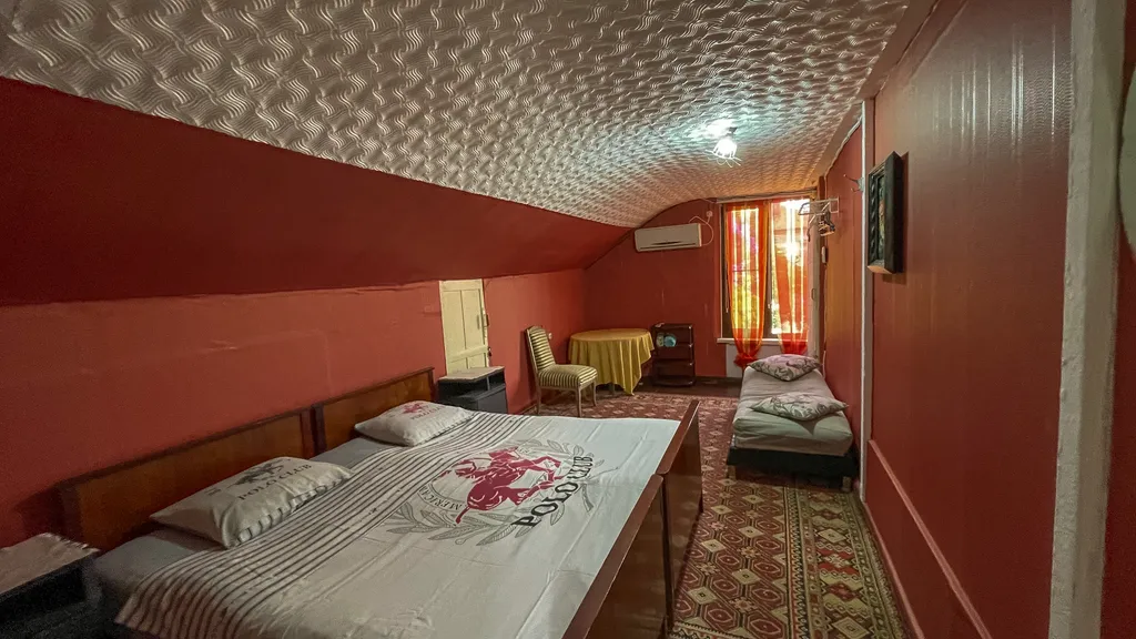 Квартира Комната с кондиционером, море в 3х минутах — аренда посуточно в Гагра