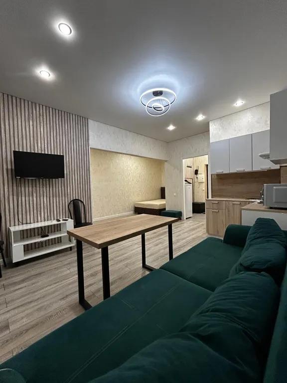 Квартира Комфортная студия возле ЖД вокзала — аренда посуточно в Сургут