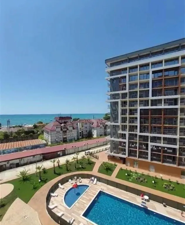 Студия с террасой, отдельной кухней и ванной