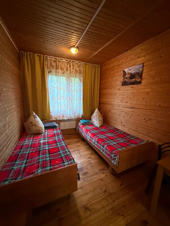 Квартира Жилая комната с двумя односпальными кроватями — Апшеронск