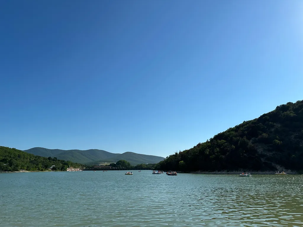 Апартаменты с видом на детскую площадку ЖК Резиденция Утриш