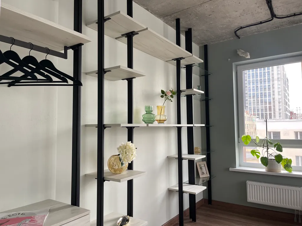 Просторная и светлая квартира с огромными окнами