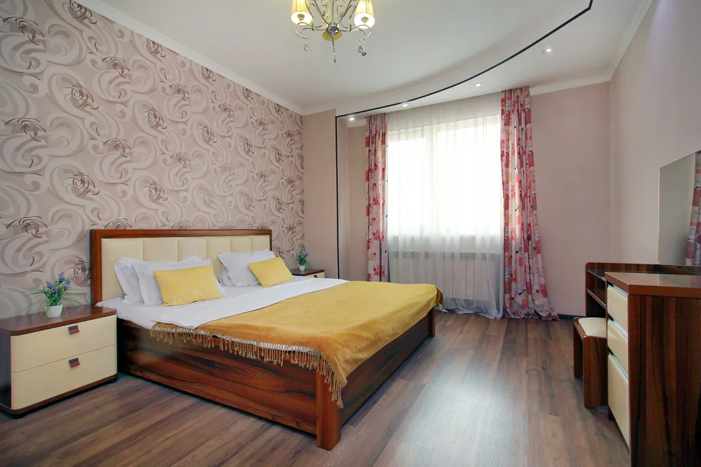 Большая трешка рядом с ТРЦ Mega Alma-Ata