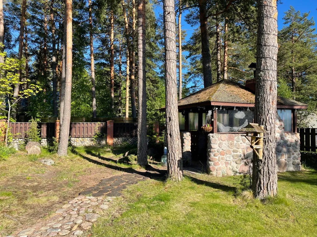 Коттедж Гостевой дом на берегу Финского залива в окружении соснового леса — Ключевое