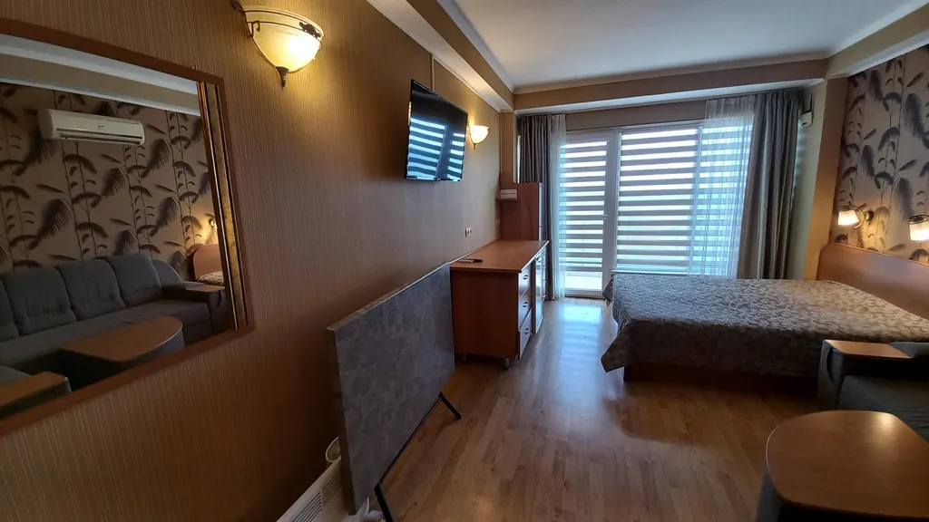 Комфортный номер Морская душа в 10 метрах от пляжа с видом на море