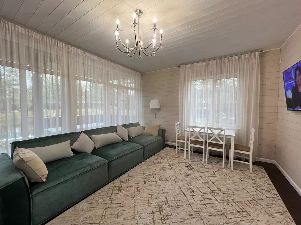 Элитный дом с озером и банным чаном