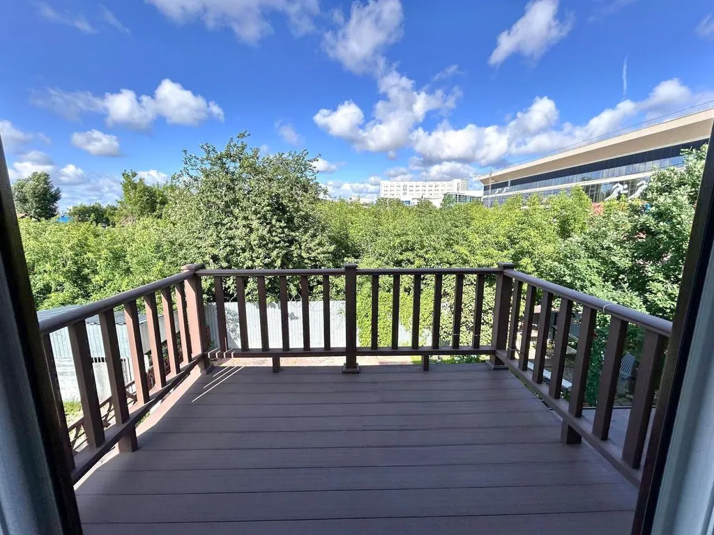 Дом у набережной