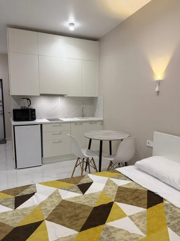 Студия с бассейном