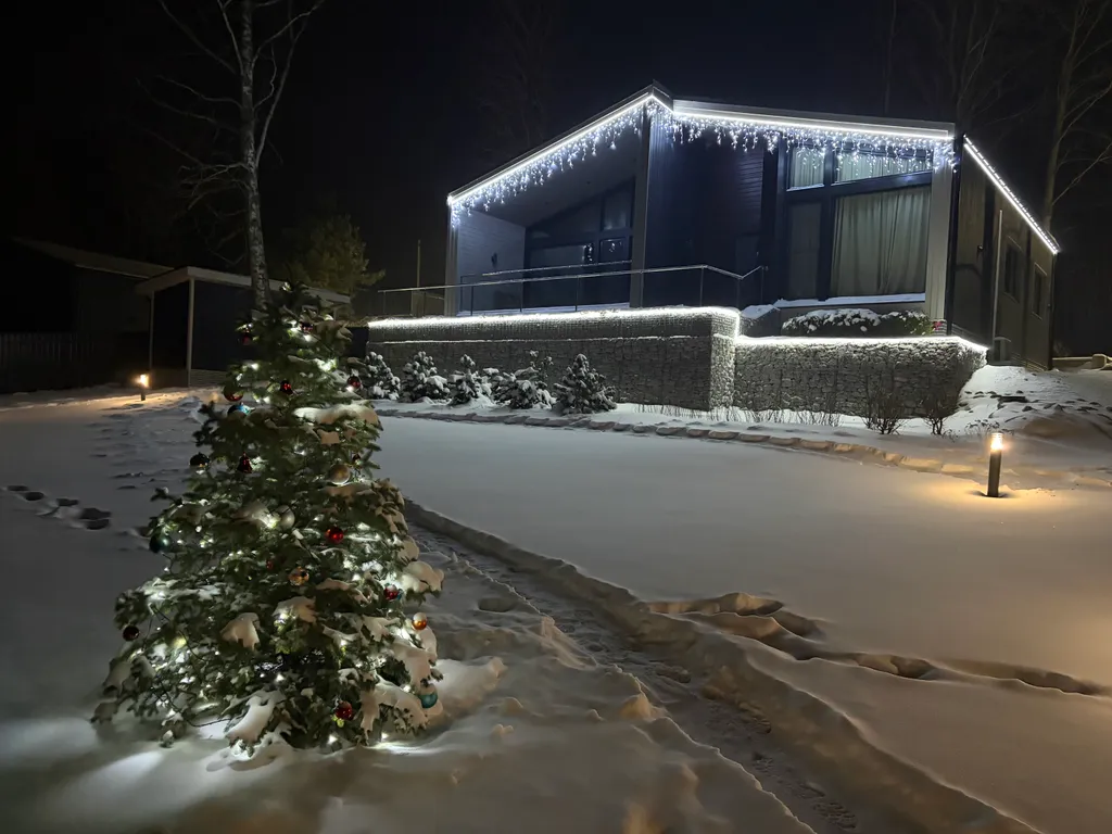 Коттедж на берегу озера с сауной