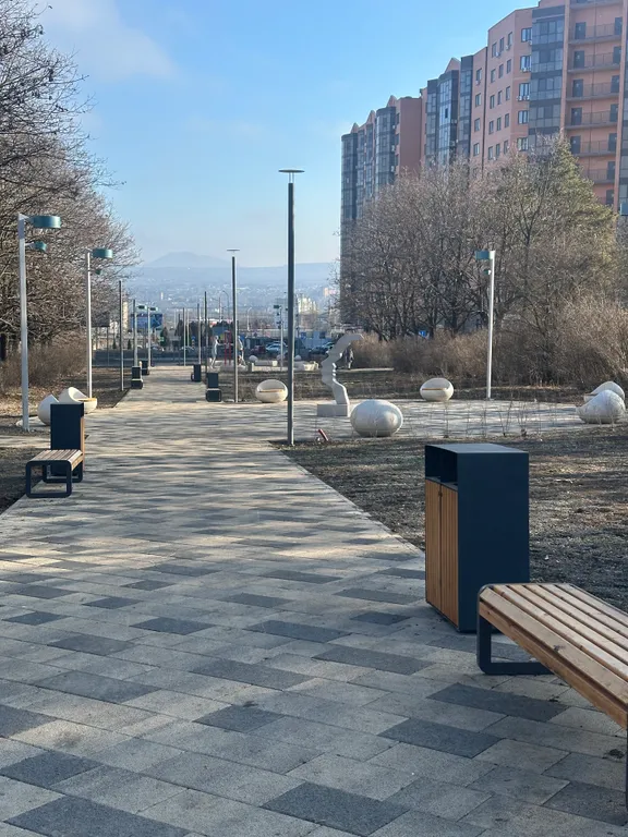 Уютная квартира с панорамным видом на горы , около нового сквера