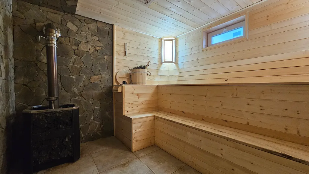 Дом с двумя спальнями и тёплым бассейном