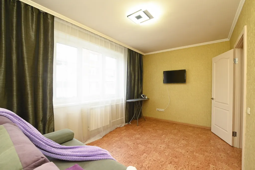 Квартира Двухкомнатная квартира тц планета — Красноярск