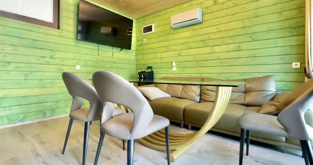 Таунхаус Панда в лесной зоне с подогреваемым бассейном и баней Кореиз