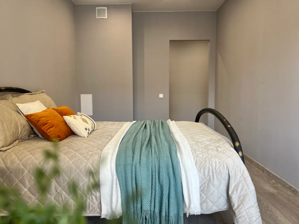 Просторная 1-к кв у ЖД вокзала. Не берем оплату за финальную уборку