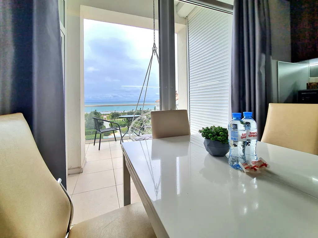 Студия с видом на горы, море и олимпийские объекты