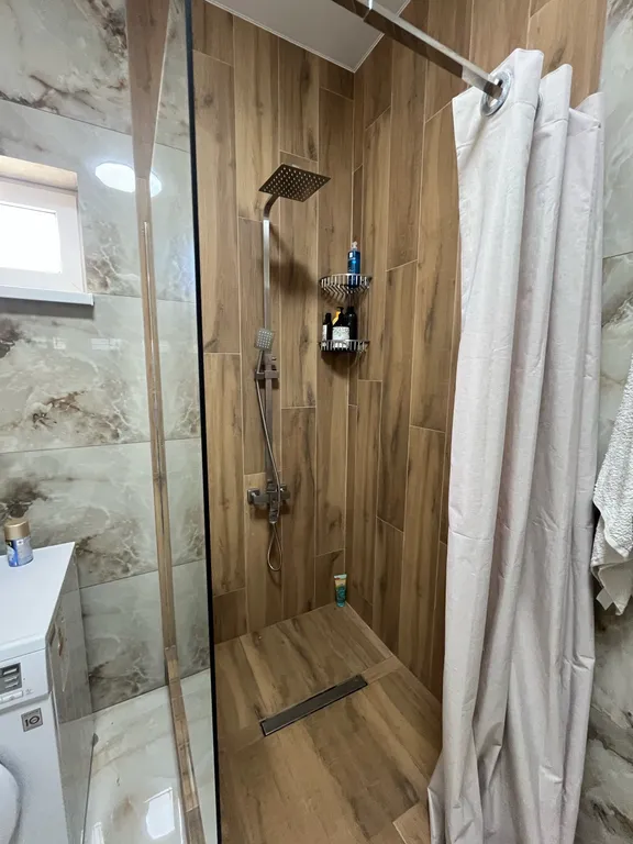 Семейный уют (термальные источники через дорогу)