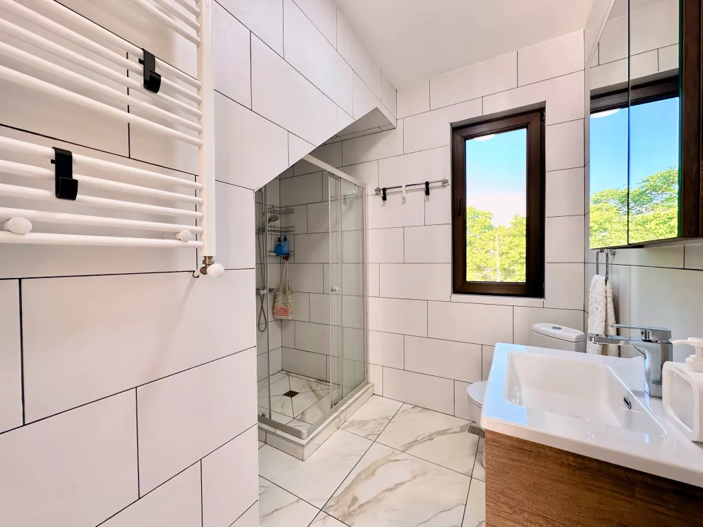 Большая вилла с песчанным пляжем