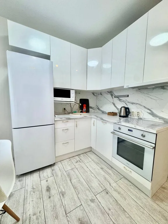 Просторная светлая однокомнатная квартира с уютной домашней атмосферой