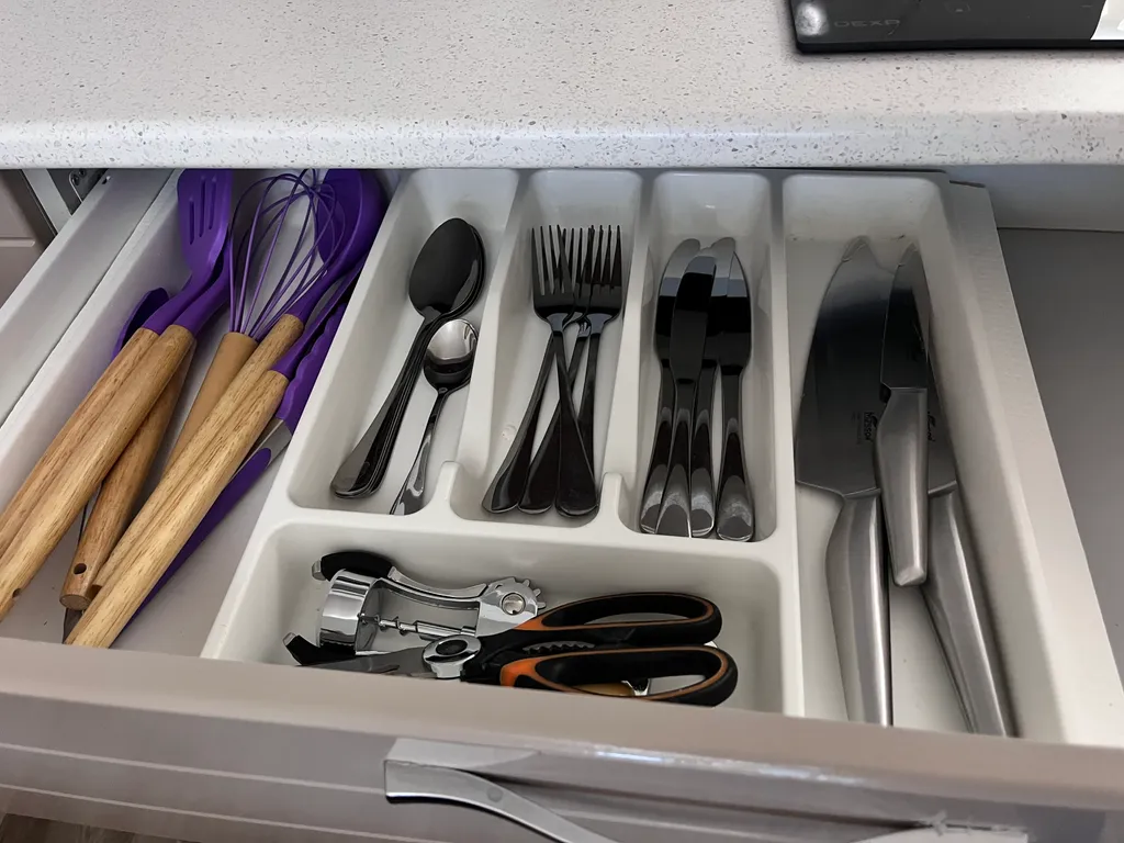 Студия располагается рядом с жд вокзалом.