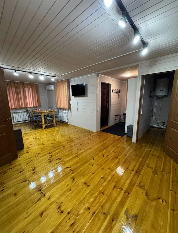 Дом на набережной пруда 8/2