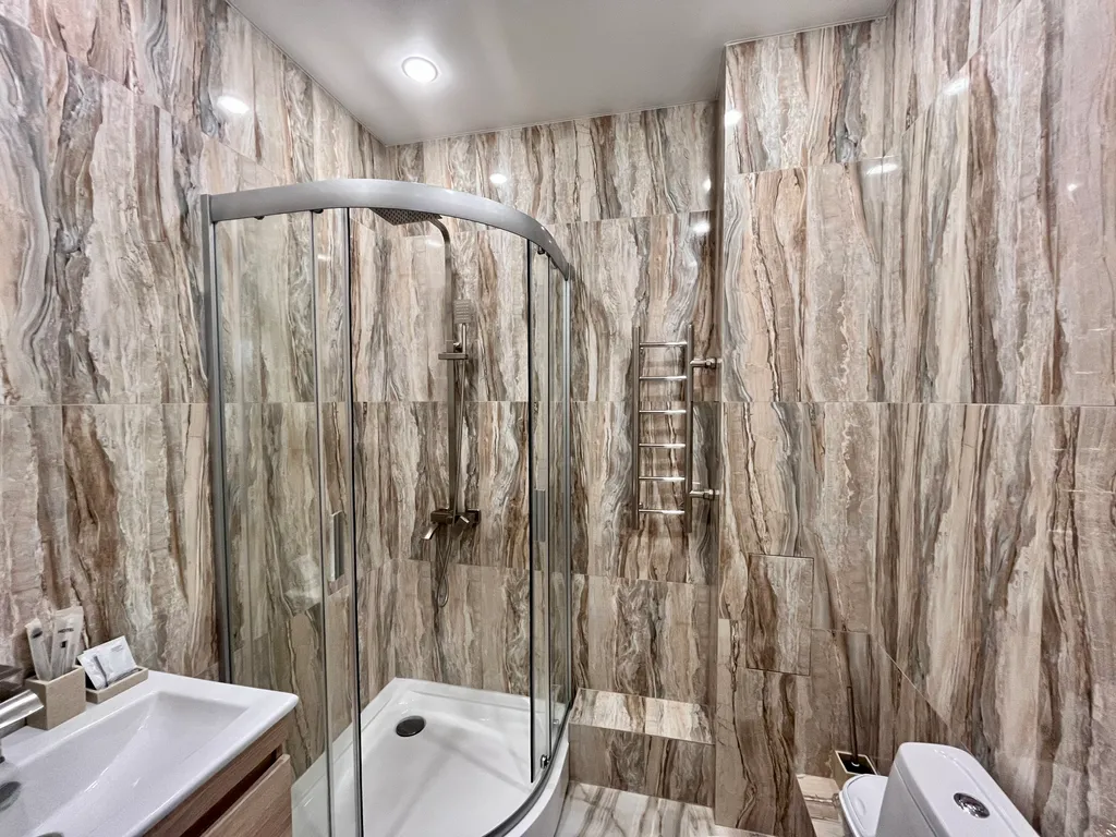 Стильная квартира с пилоном