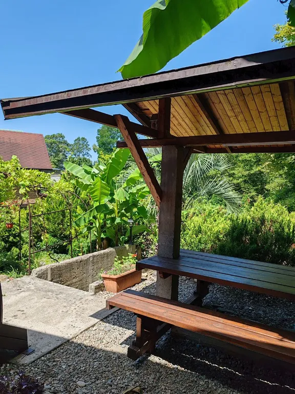 Коттедж Уютный дом в 300 метрах от моря для большой семьи или компании друзей — Нижняя Хобза