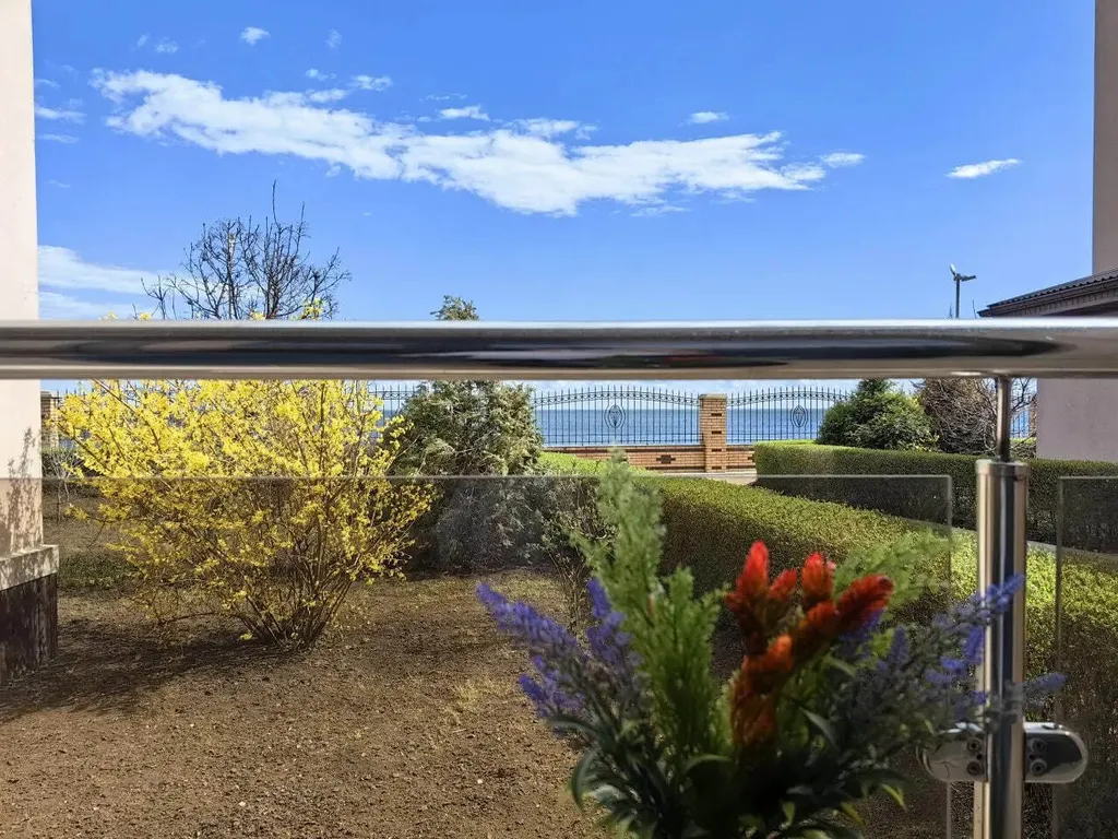 2х комнатные апартаменты на первой линии моря