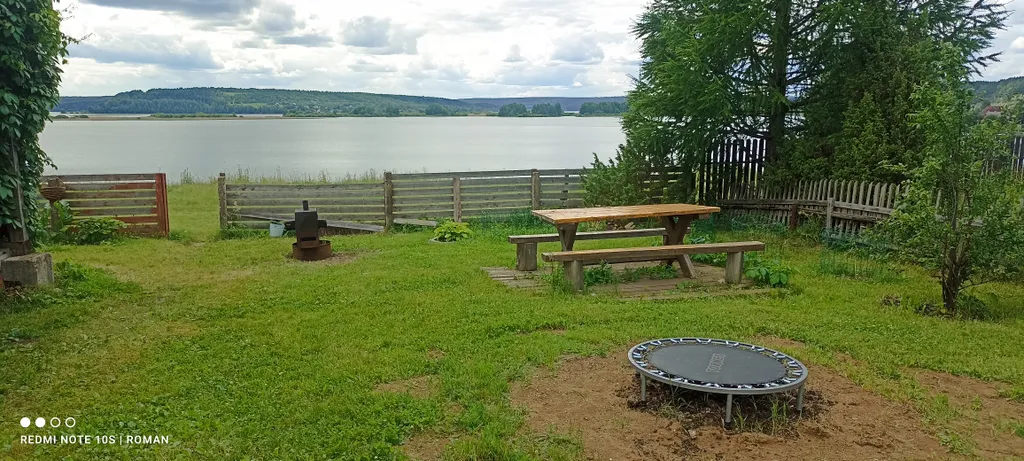 Прекрасное место для семейного отдыха, с видом на реку