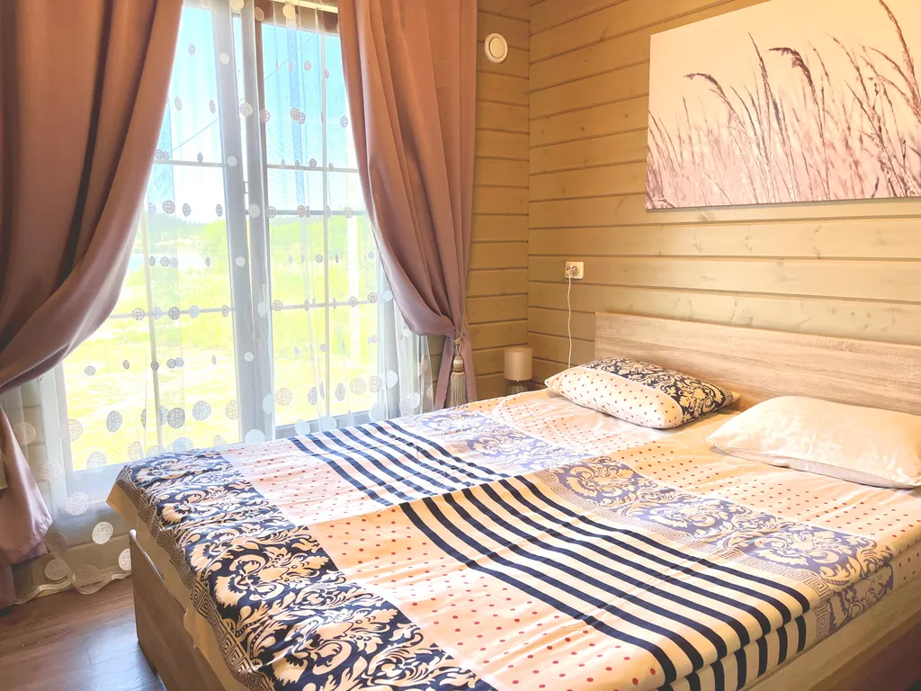 Новый современный коттедж рядом с озером