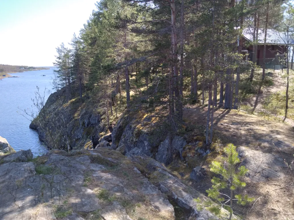 Дом с балконом