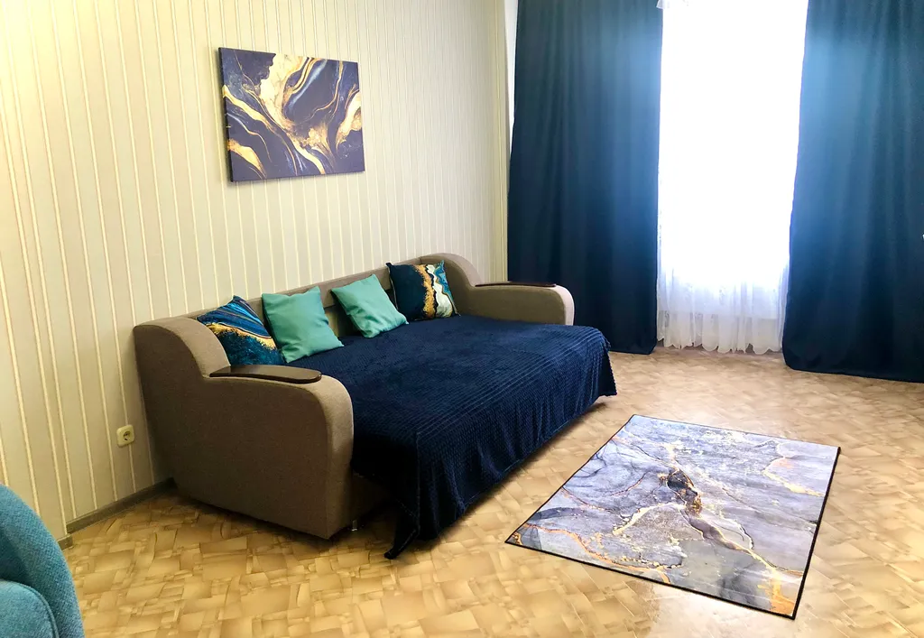 Уютная квартира в центре левого берега — аренда посуточно в Омск