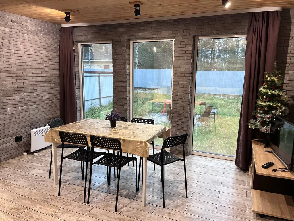 Домик у леса