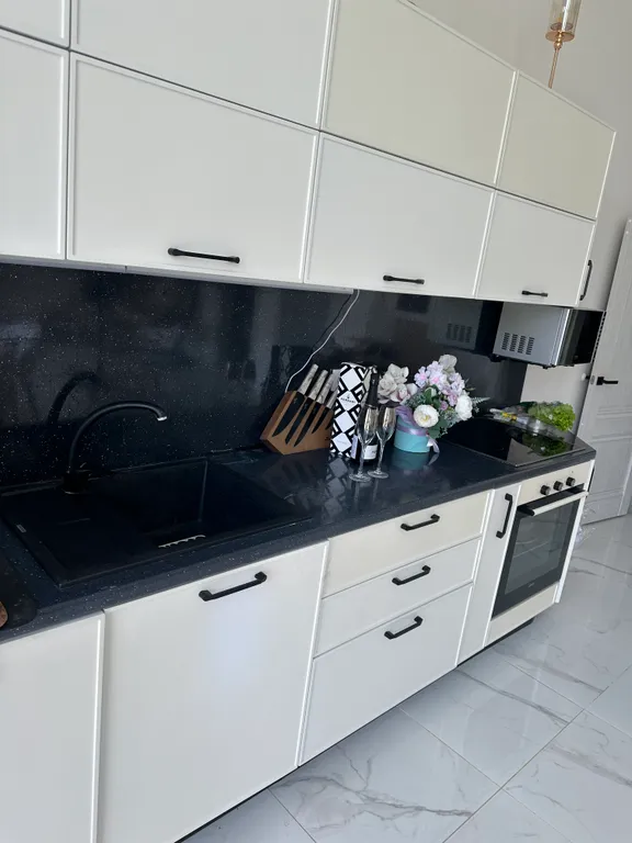 Дом с панорамными окнами и баней