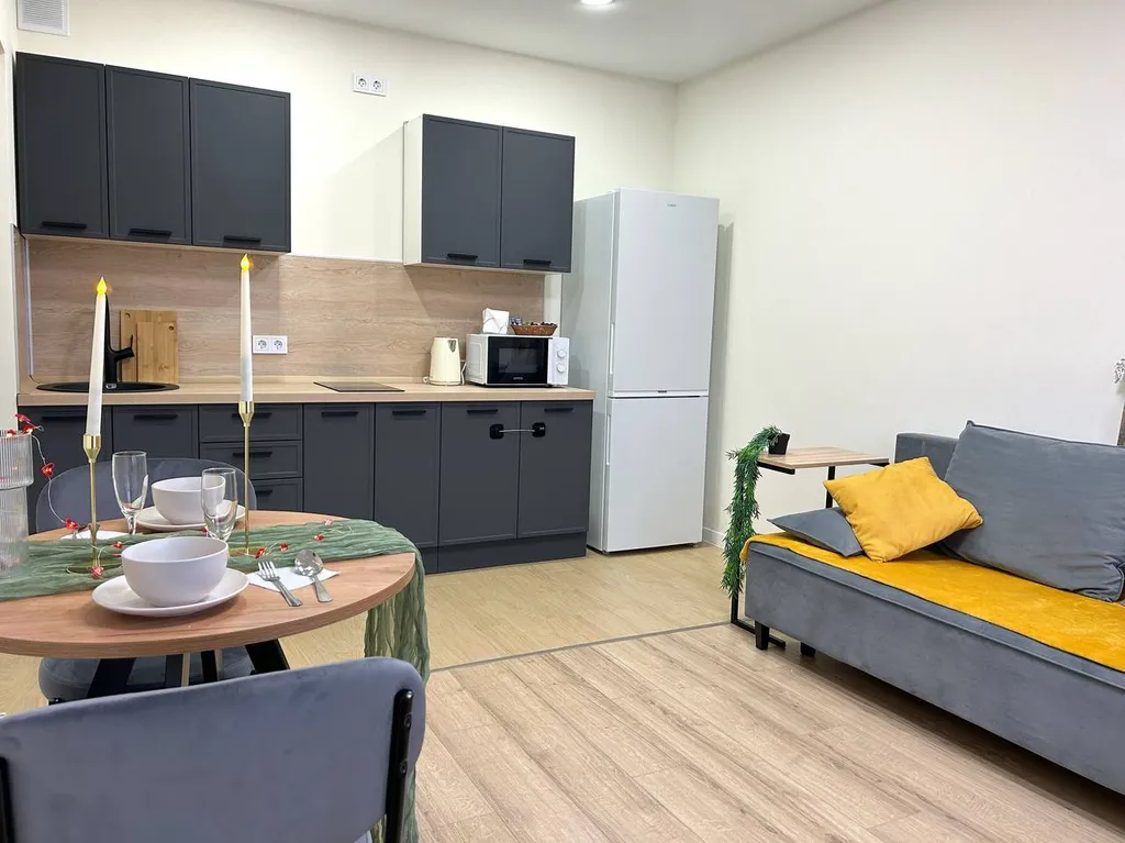 Современная евродушка у военной части