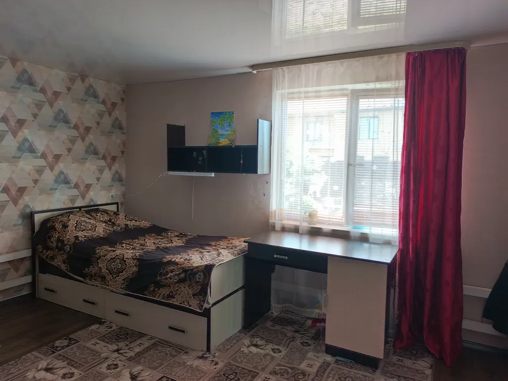 Уютный семeйный домик в тихом и спокойном районе