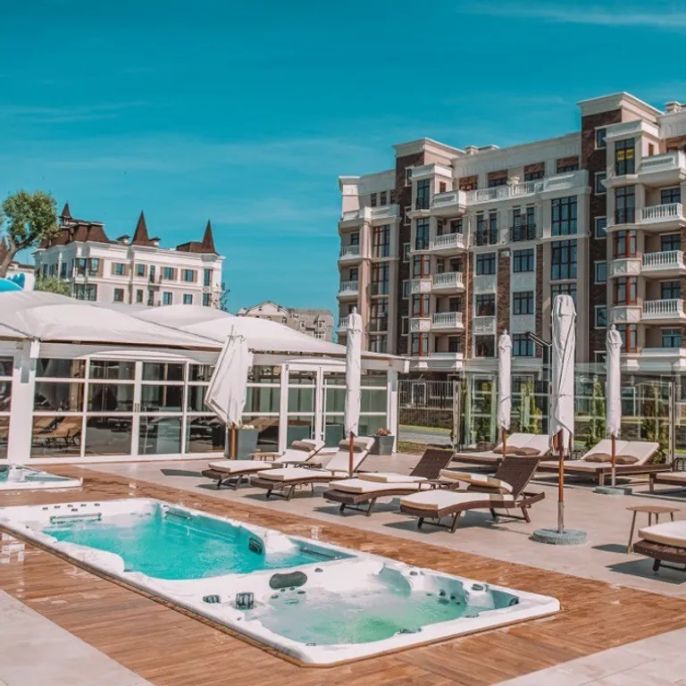 Дизайнерский апартамент с видом на море