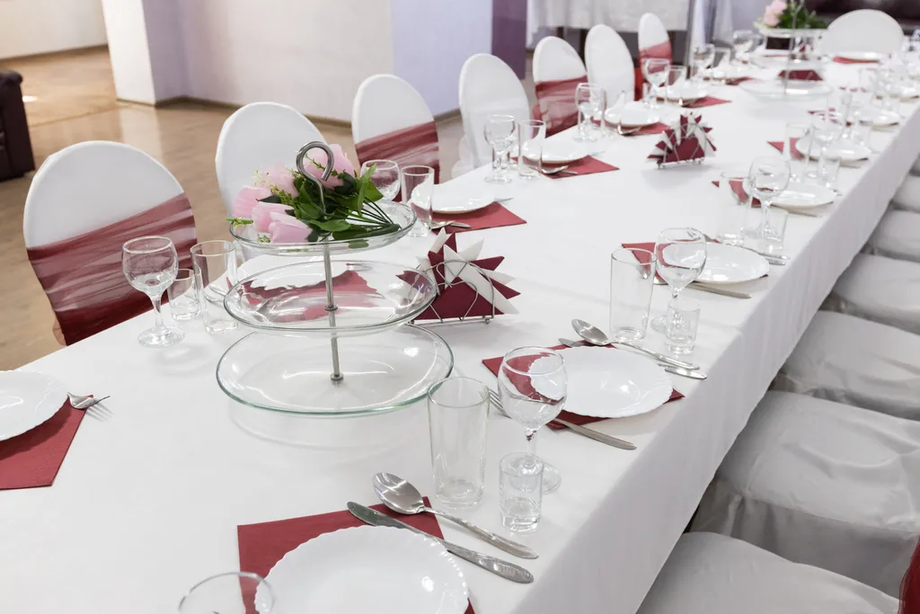 Аренда коттеджа для отдыха с теплым бассейном, сауной, бильярдом