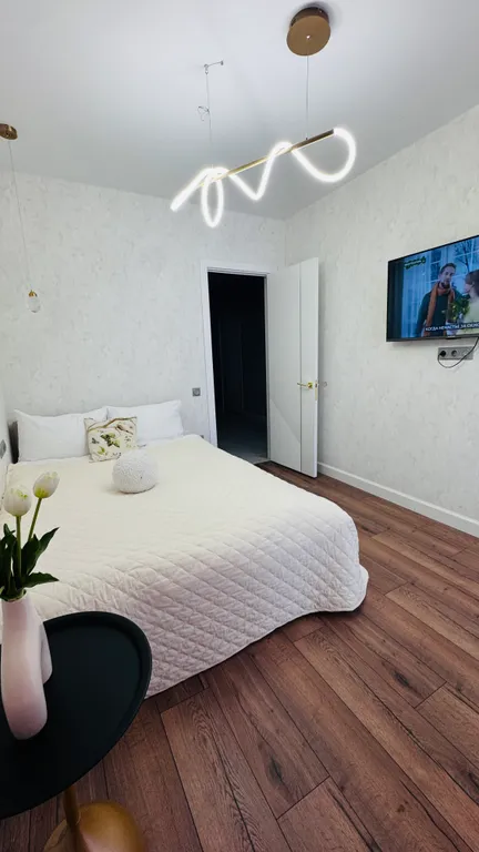 Двухкомнатная квартира с столовой на набережной с видом на Дон