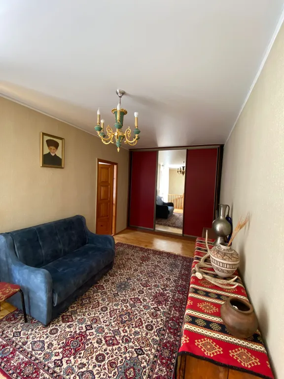 Деревянный дом с красивым видом на море