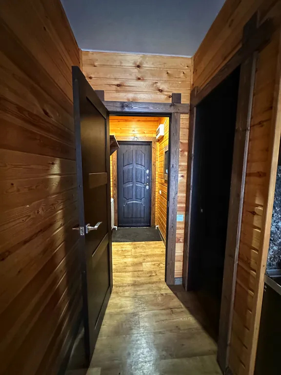 Коттедж Гостевой двор "Дом в кедрах" — Шерегеш