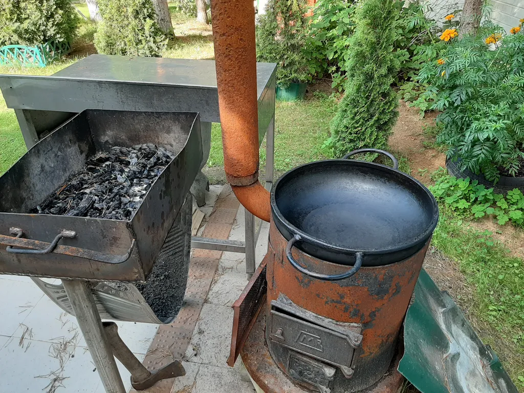 Домик у озера