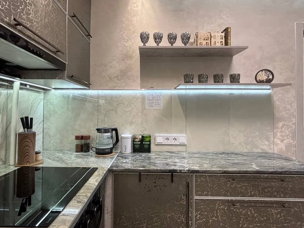 Просторная, чистая двушка с кухней-столовой в историческом центре