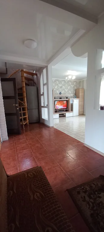 Коттедж Уютный дом рядом с морем в тенисом, фруктовом саду. — Южная Озереевка