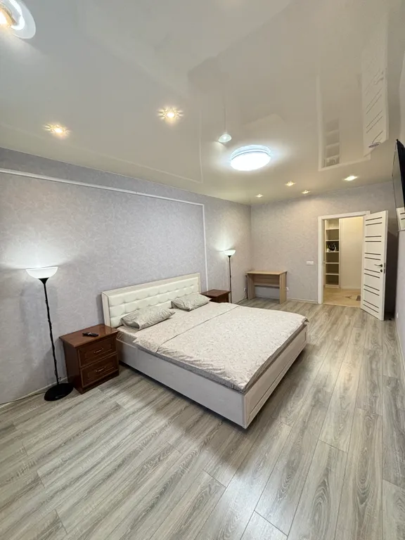 Уютная квартира новом cовpeменном 25 этажном доме — аренда посуточно в Пермь