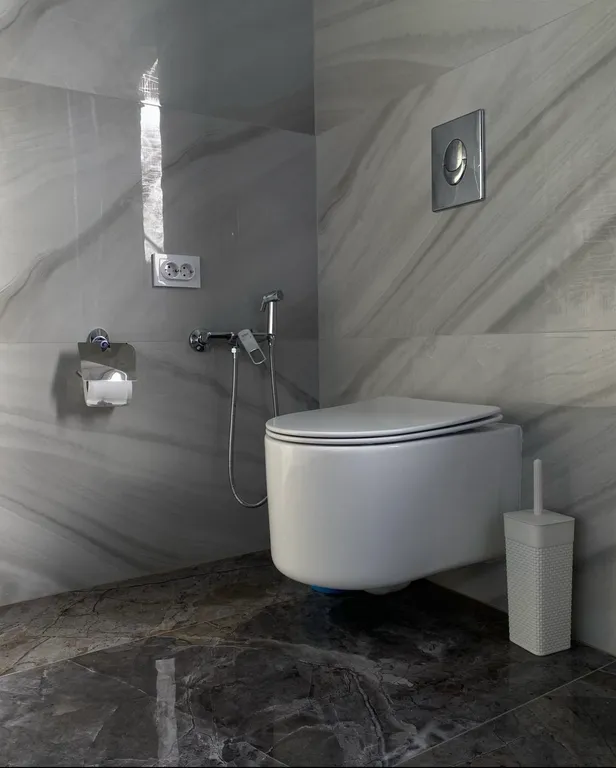 Уютный дом у моря в черте города