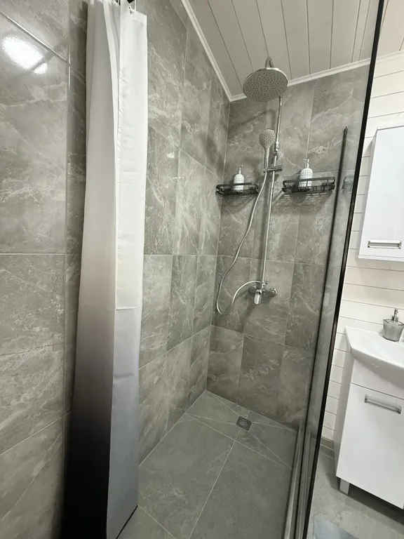 Уютный дом в черте города