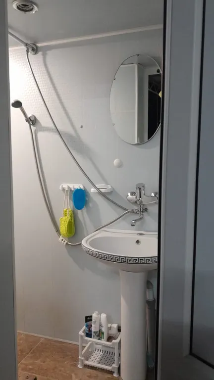 Комната на берегу моря