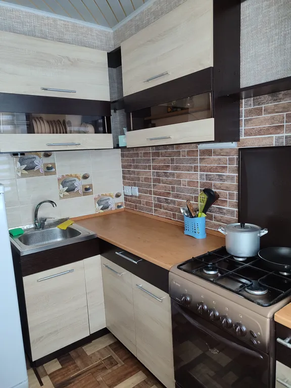 2-х комнатная квартира в районе элеконд