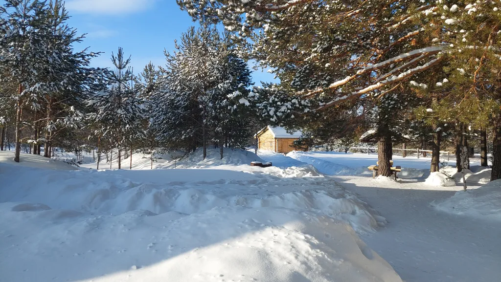 Домик в окружении гор